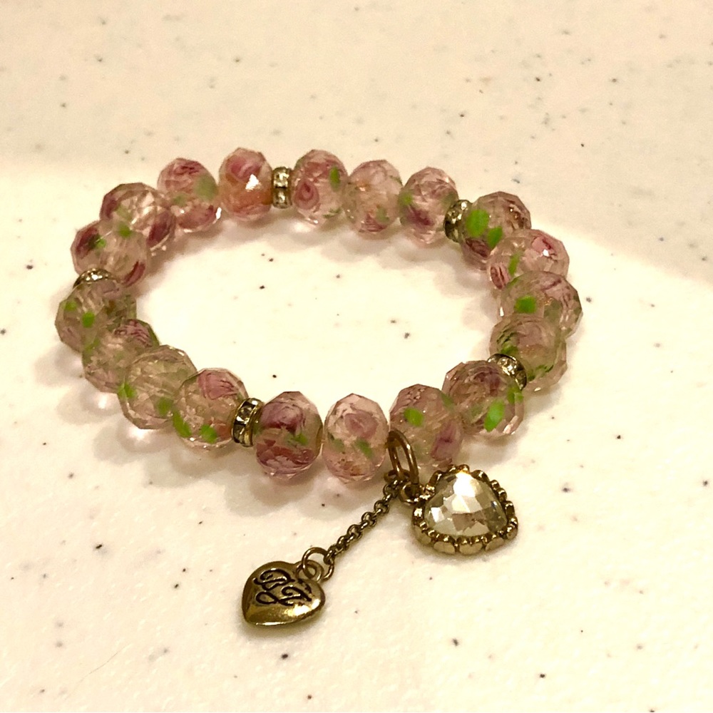 Betsey Johnson Rose Bracelet- stretch w/ glass beads & gold tone charms - Picture 4 of 12